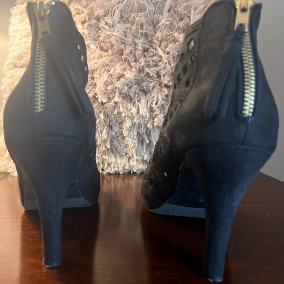 Black Suede Laser Cut Out Peep Toe Mesh Tassel Zip Up Heels in size 12 Wide - Picture 4 of 9